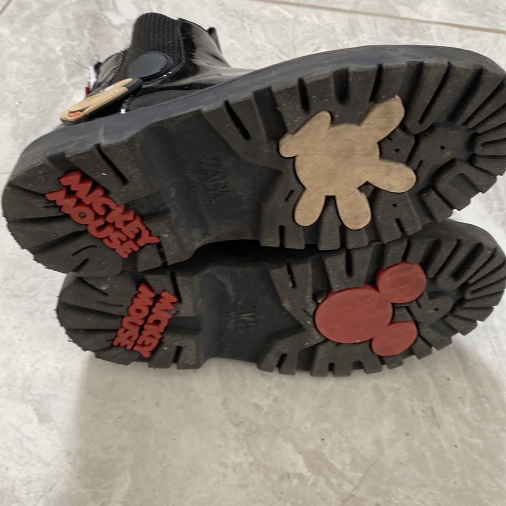 Zara Disney Mickey/Miney Chelsea boots - Picture 8 of 8